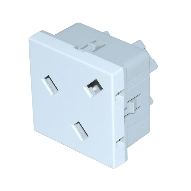 Heerka 45 ee Socket-ka ee Biritishka